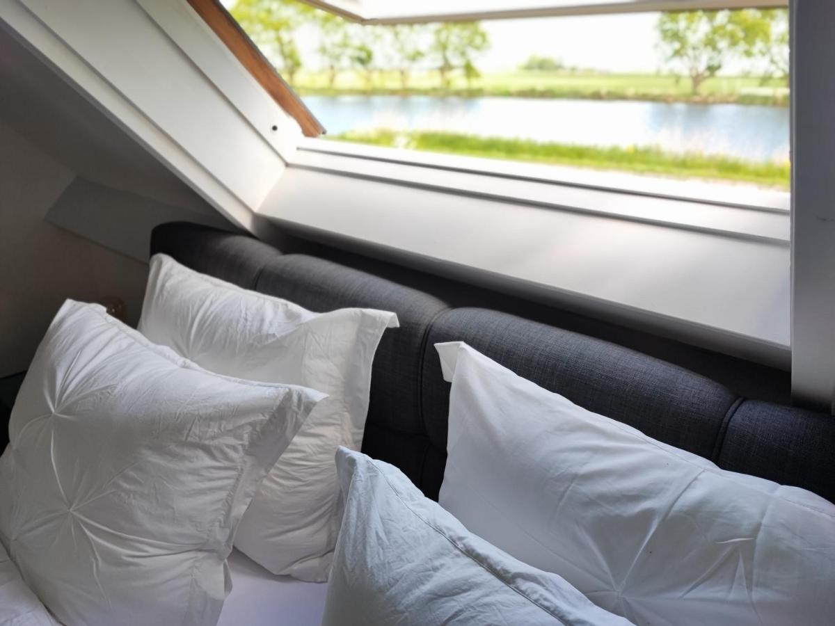 Guesthouse At The Amstel River With 2Br 2Ba And Garden アムステルフェーン エクステリア 写真